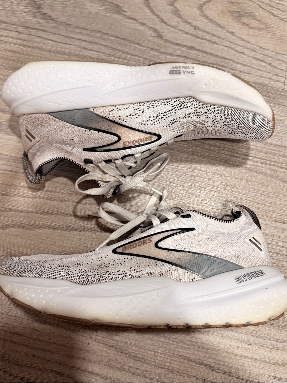 Brooks Women's White and Gray Glycerin Running Shoes